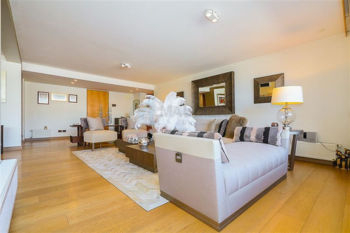 Departamento En Venta De 2 Dorm. En Las Condes