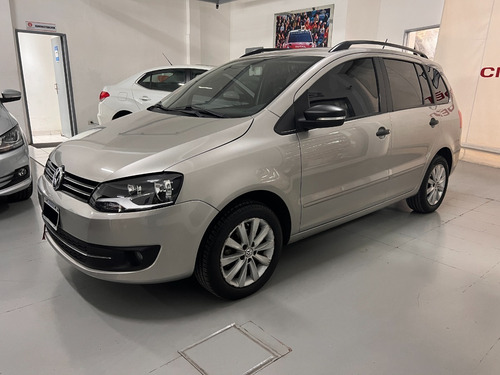 Imagen 4 de 17 de Volkswagen Suran 1.6 L 5d Manual 2012 Usado 1er Dueño