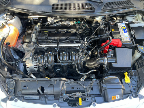Ford Fiesta Kinetic 1.6 Titanium 120cv