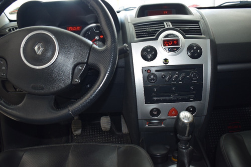 Imagen 7 de 8 de Renault Megane 2 In Black 2.0