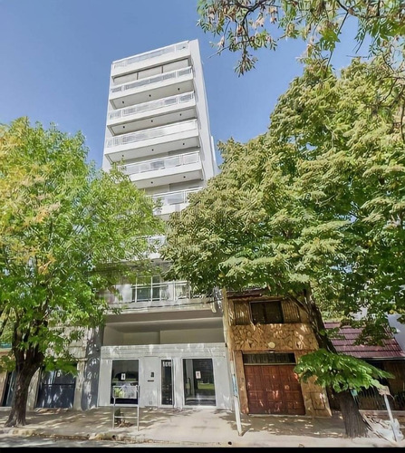 Imagen 1 de 16 de Calle 54 Entre 24 Y 25 - Piso De Dos Habitaciones En Venta - La Plata
