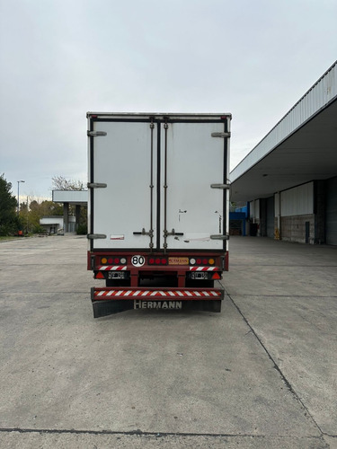 Camion Y Acoplado Mercedes Benz