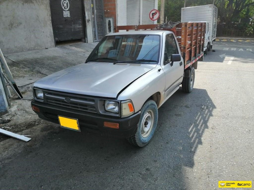 Toyota Hilux Mt 2400cc 4x2
