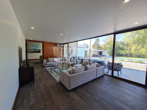 Casa En Venta En Las Brisas De Chicureo