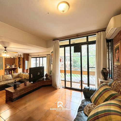 Departamento De 3 Dormitorios En Barrio Martin Piso Exclusivo Con Cochera