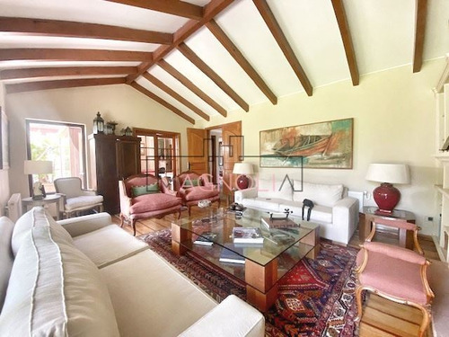 Linda Casa En Venta Estilo Ingles En Condominio