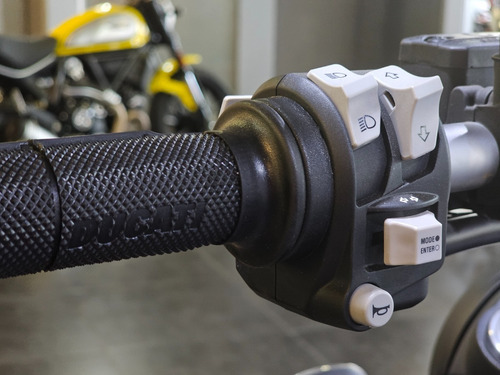Imagen 21 de 25 de Ducati Scrambler Icon Red 0km