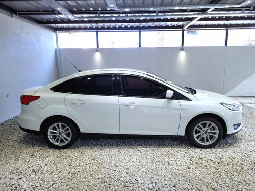 Ford Focus III 1.6 Sedan S