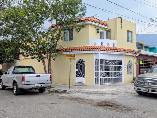 Casa En Esquina, Col Hacienda Los Ayala, Escobedo
