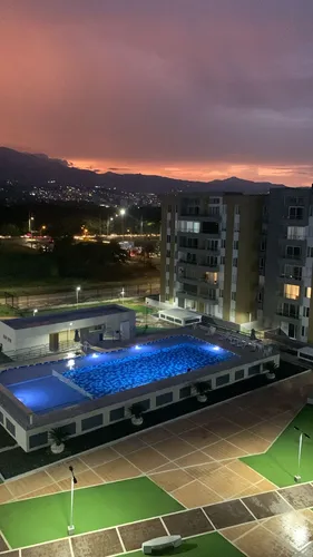 Venta Apartamento Sur De Cali. Barrio Bochalema, A Unas Cuadras De La Universidad Autonoma. Septimo Piso