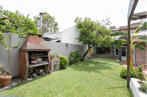 Casa Con Jardín-quincho-parrilla-cochera Y Terraza