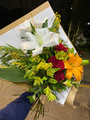 Ramo De Flores - Liliums Perfumados & Rosas