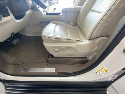 GMC Yukon 6.2 Denali XL At