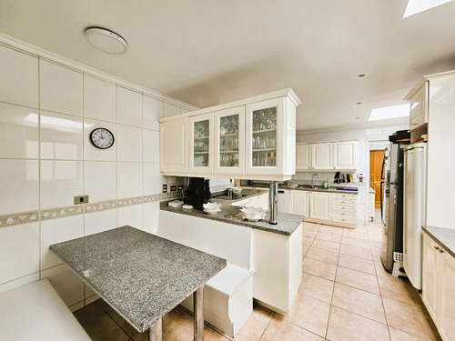 Arriendo Casa En Cond. Amoblada 5d6b Cam. Otoñal