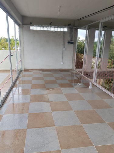 Imagen 9 de 16 de Galeria Comercial A 2 Cuadras De Av. Aconquija