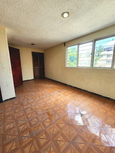 Lindisima Casa En Venta, 3 Niveles, Excelente Ubicación Sobre Esquina Valle Mezen, Valle De Aragón 3 Seccion