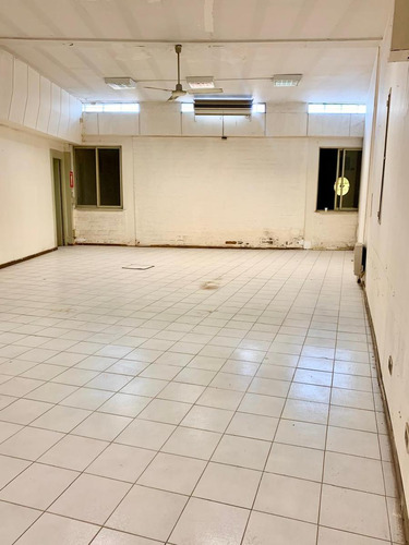 Cocucci Vende Excelente Galpón Con Oficinas