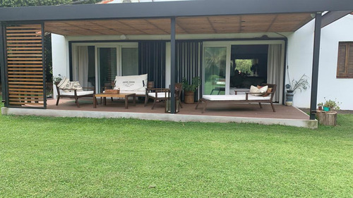 Quinta Quinta En Venta - 4 Dormitorios 3 Baños - 13.500mts2 - Esteban Echeverria