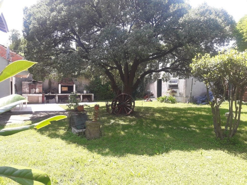 Latorre Prop. Vende Chalet De 4 Amb Con Hermoso Parque + Depto En El Fondo