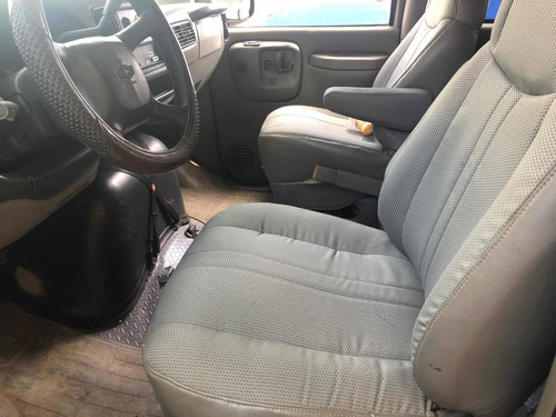 Imagen 2 de 5 de Chevrolet Express Es Larga Con Doble A