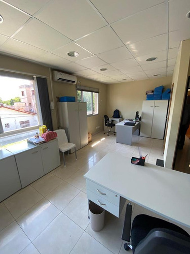 Alquiler. Apto Profes. 10 Oficinas O Habitaciones. Moderno