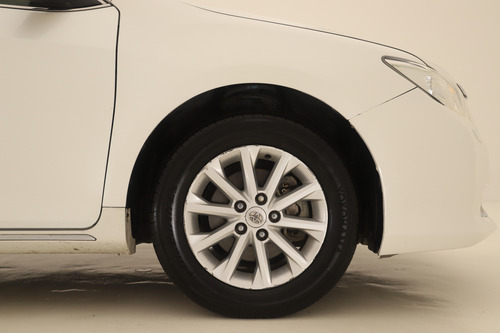 Toyota Camry 2.5 L4 At