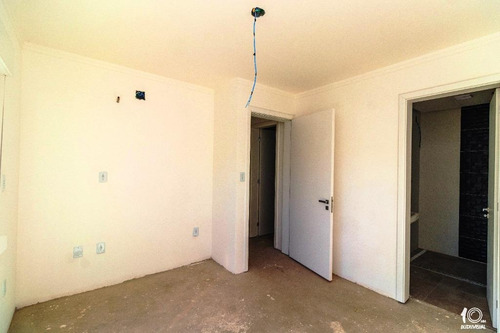 Belíssimo Sobrado Com 2 Dormitórios, Garagem Para 2 Carros À Venda, 123 M² Por R$ 430.000 - Camaquã - Porto Alegre/rs - So0153