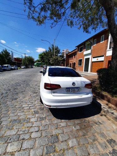 Volkswagen Vento 2.5 Luxury 170cv 2017