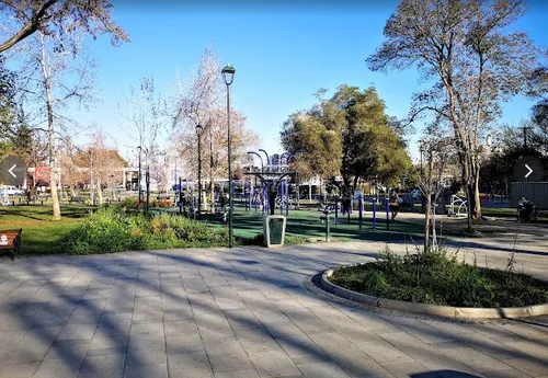 Plaza Río De Janeiro, Colegio San Ignacio El Bosque