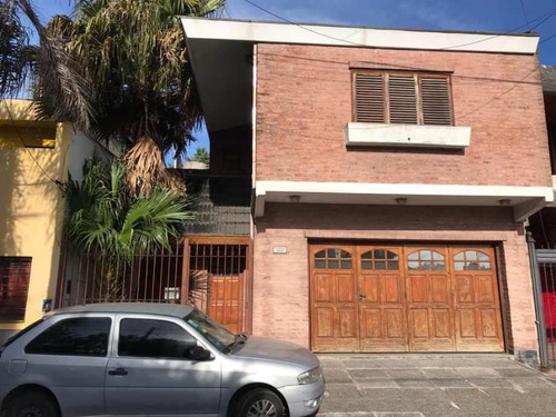 Imagen 2 de 23 de Casa De 5 Amb. Con Parque En Ramos Mejia