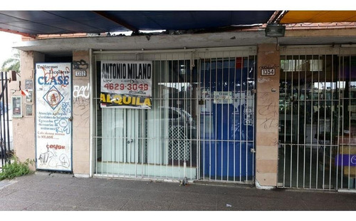 Dos Locales Unificados , Con Dos Baños, Y Fondo Libre