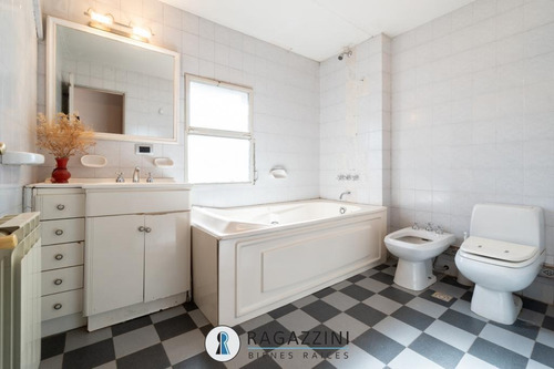 Imagen 8 de 22 de Vendo Semi Piso En Barrio General Paz 4 Dormitorios