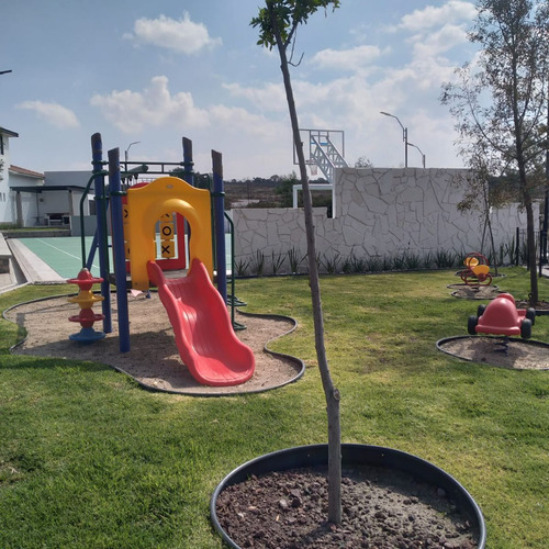 Terreno En Venta En Condominio Cipres Cd Maderas Corregidora