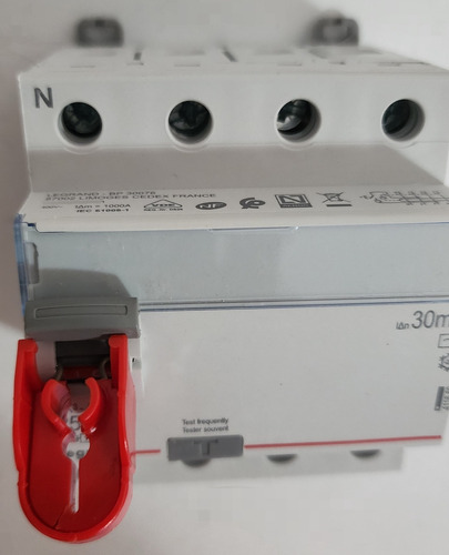 Porta Candado Para Dx3 Interruptor O Diferencial Ref 406303