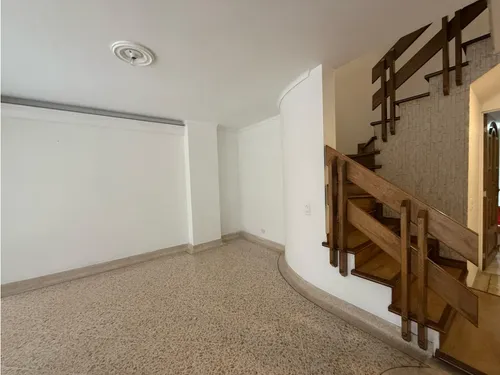 Apartamento Duplex En Laureles,primer Piso