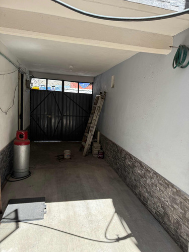 Excelente Casa Con 4 Departamentos