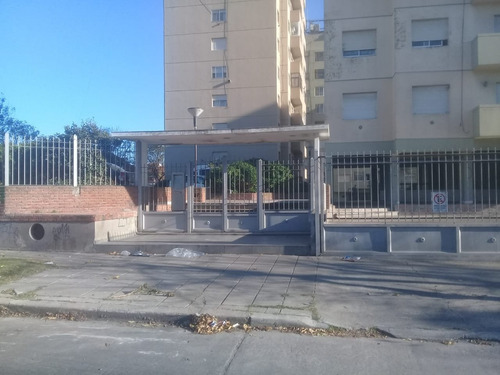 Imagen 9 de 11 de Departamento 4 Ambientes A La Calle Con Balcon Y Cochera