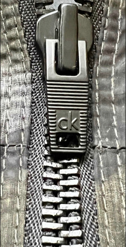 Calvin Klein Chamarra Camuflaje Camo Original En Talla M (Usado)