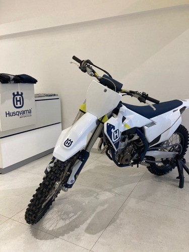 Imagen 3 de 6 de Husqvarna Fc 250 2023 Set Herramientas + Serv + Formularios