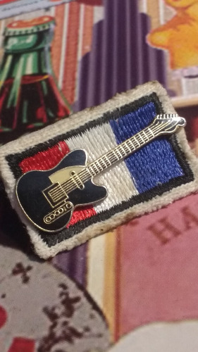 Pin Guitar+ Bandera Francia Bordada//unico // Belgrano