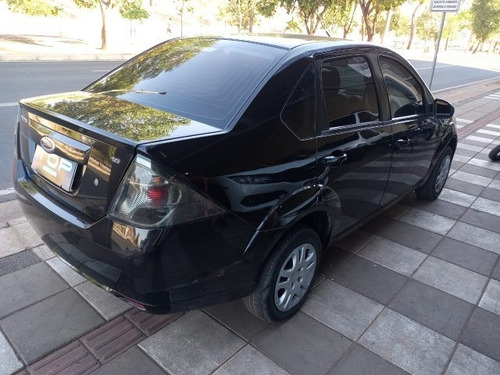 Imagem 4 de 10 de Fiesta Sedan 1.6 Mpi Class Sedan 8v Flex 4p Manual