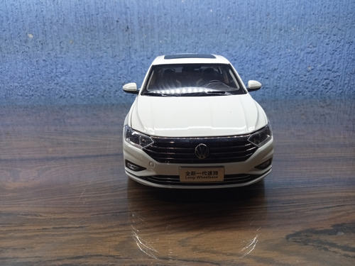 Volkswagen Jetta/sagitar Escala 1/18 1:18 1 18 Blanco (Usado)