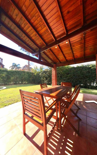 Venta- Casa En Una Planta En El Sosiego, Canning