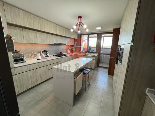 Departamento En Venta De 3 Dorm Edificio Alcalá