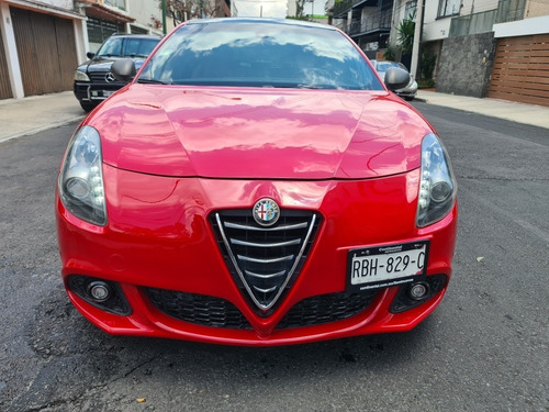 Imagen 8 de 14 de Alfa Romeo Giulietta Quadrifoglio 2015 $279500 Socio Anca