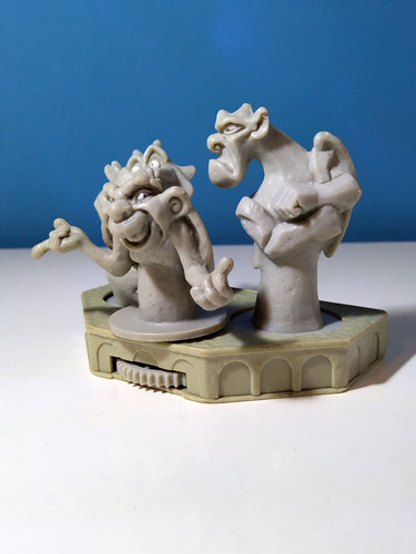 Figuras Victor,hugo Y Laverne Gargolas(jorobado Notredame) (Usado)