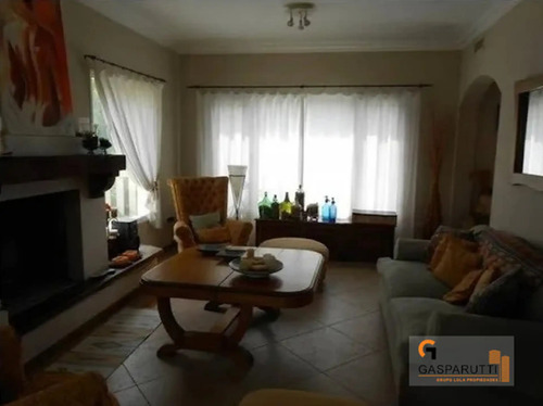 Casa En Venta En Barrio Septiembre, 5 Ambientes Con Pileta