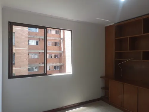 Apartamento En Arriendo En Aguacatala, Poblado