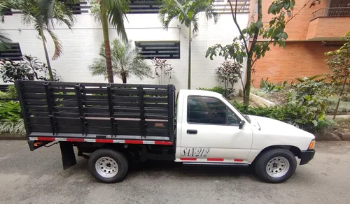 Toyota Hilux Estacas 4x2
