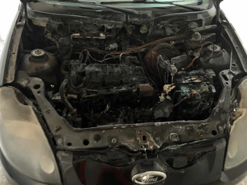 Ford Ka Chocado En Marcha Andano